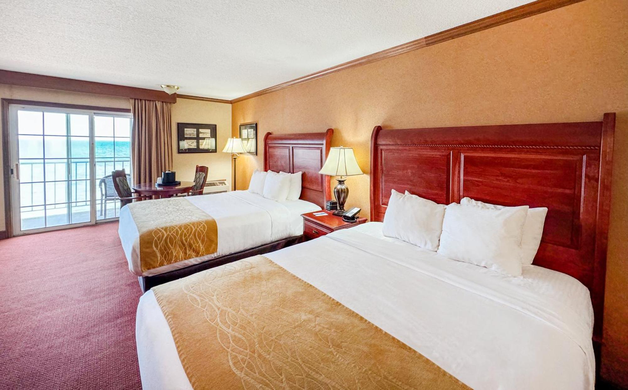 Comfort Inn Lakeside Mackinaw City Buitenkant foto